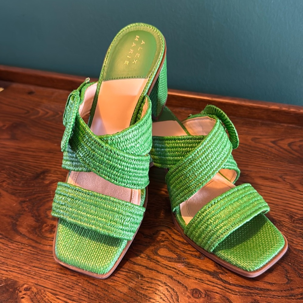 Perfect green strappy style